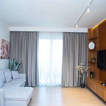 The Pavilion 1Bdr Luxury Apt อักกรา ภายนอก รูปภาพ